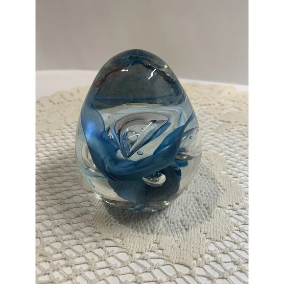 Vintage Blue & Clear Art Glass Heavy Weight Egg Shaped Paperweight Signed - Picture 3 of 10